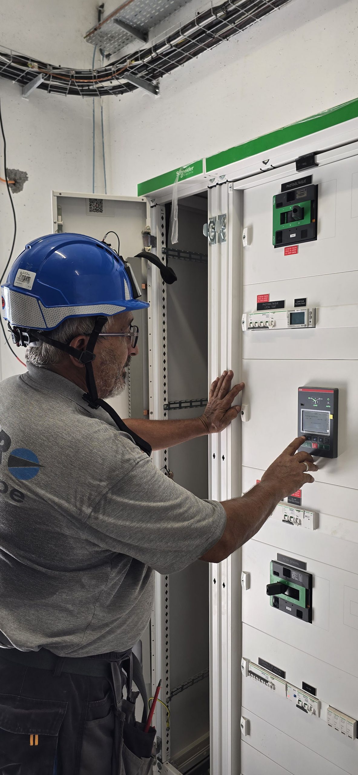 Travaux réglage inverseurs de sources réalisés par EGER Guadeloupe