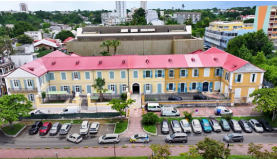 Chantier courant fort réalisé par EGER Guadeloupe à la sous-préfecture de Pointe-à-Pitre.